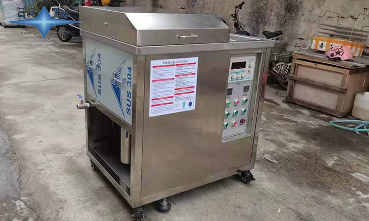 【潔泰】工業(yè)超聲波清洗機(jī)的控制臺(tái)加熱沖洗功能