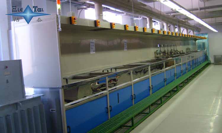 全自動(dòng)真空碳?xì)淝逑礄C(jī)使用時(shí)要注意什么？