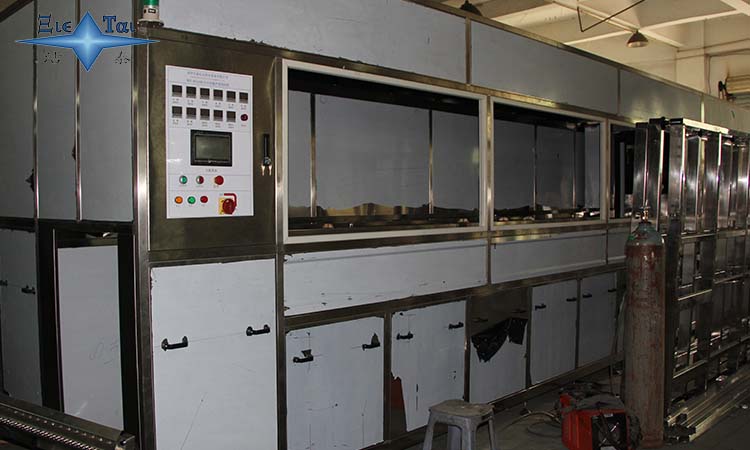 超聲波清洗機(jī)的清洗槽是哪些材質(zhì)？清洗溫度多少度適宜？