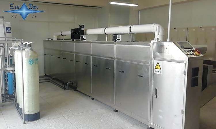 購(gòu)買超聲波清洗機(jī)時(shí)需要查看哪些參數(shù)？又是如何完成清洗工作？