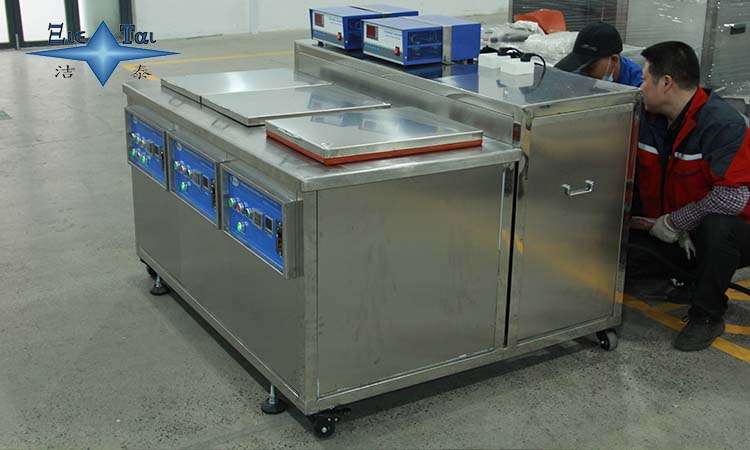 超聲波清洗機在航空航天行業(yè)的應(yīng)用，如何清洗航空發(fā)動機零部件？