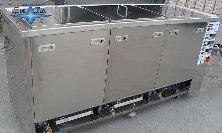 超聲波清洗機在航空制造行業(yè)的應用，如何清潔航空設(shè)備？