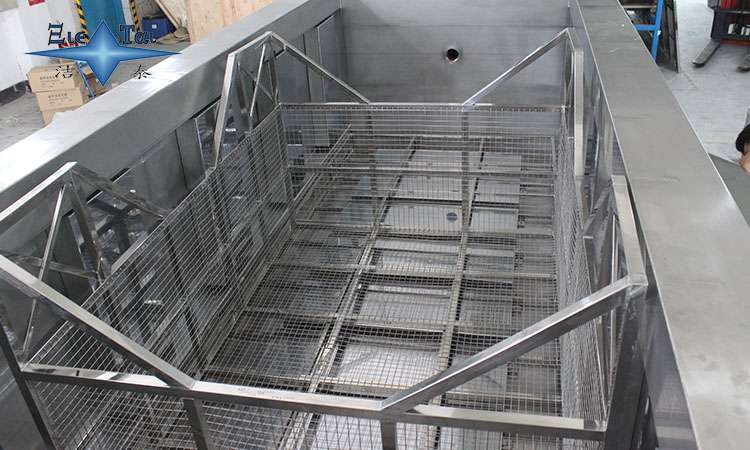 超聲波清洗機：高效去除表面污漬和細(xì)小污垢的先進設(shè)備