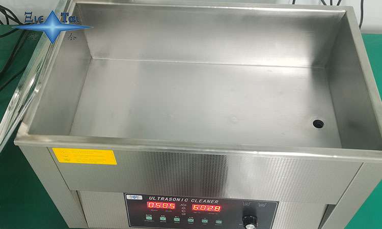 提升汽車(chē)零部件性能和壽命：超聲波清洗機(jī)的金屬清洗應(yīng)用