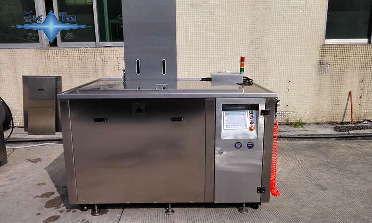 超聲波清洗機：保障半導體元件品質(zhì)的關(guān)鍵工具